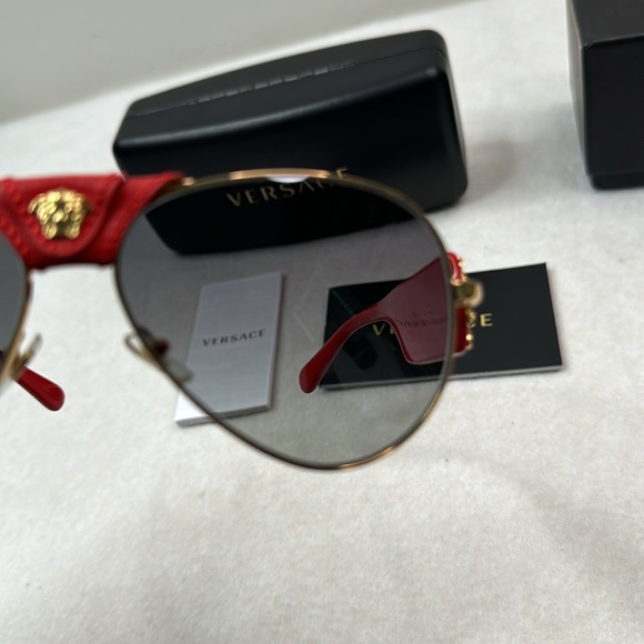 VERSACE NWT UNISEX RED GOLD MEDUSA SUNGLASSES WITH CASE BOX AND BOOKLET - Picture 13 of 16